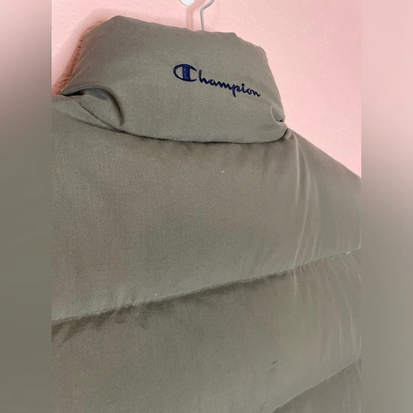 Champion Mens Vintage Down Filled Zip-Up Puffer Vest Taupe/Navy size M - Picture 6 of 13